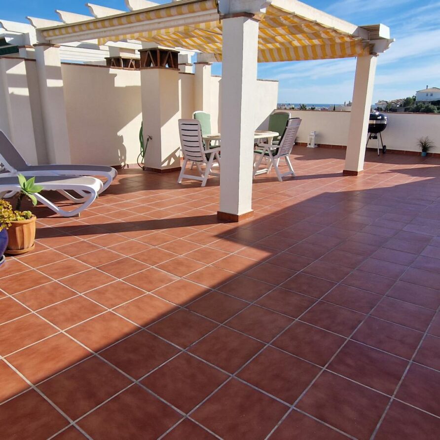 15 – Sunny duplex penthouse for rent in Cerros del Águila