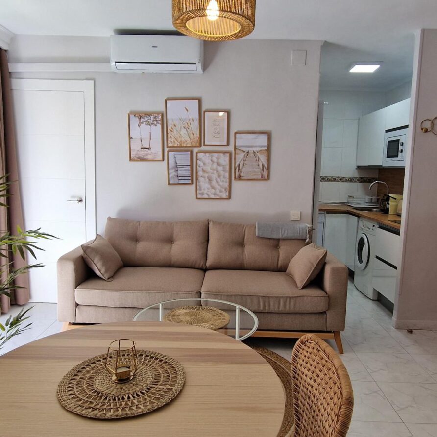 10 – Lovely & renovated apartment in Benalmádena Costa
